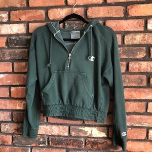 S cropped Champion sweater from Urban